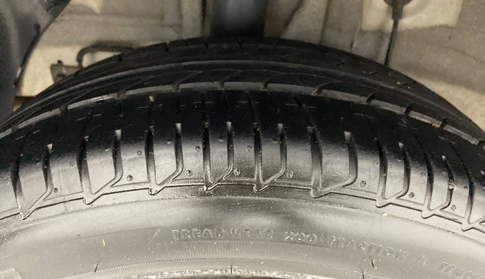 2016 Hyundai i20 Active 1.2 S, Petrol, Manual, 1,36,572 km, Right Rear Tyre Tread