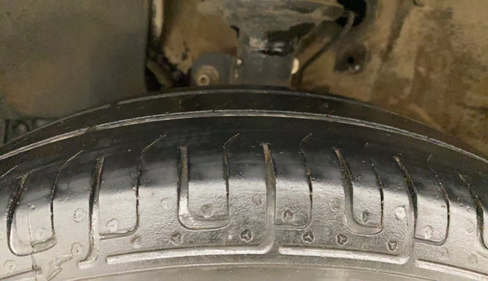 2019 Maruti New Wagon-R LXI CNG (O) 1.0, CNG, Manual, 57,277 km, Left Front Tyre Tread
