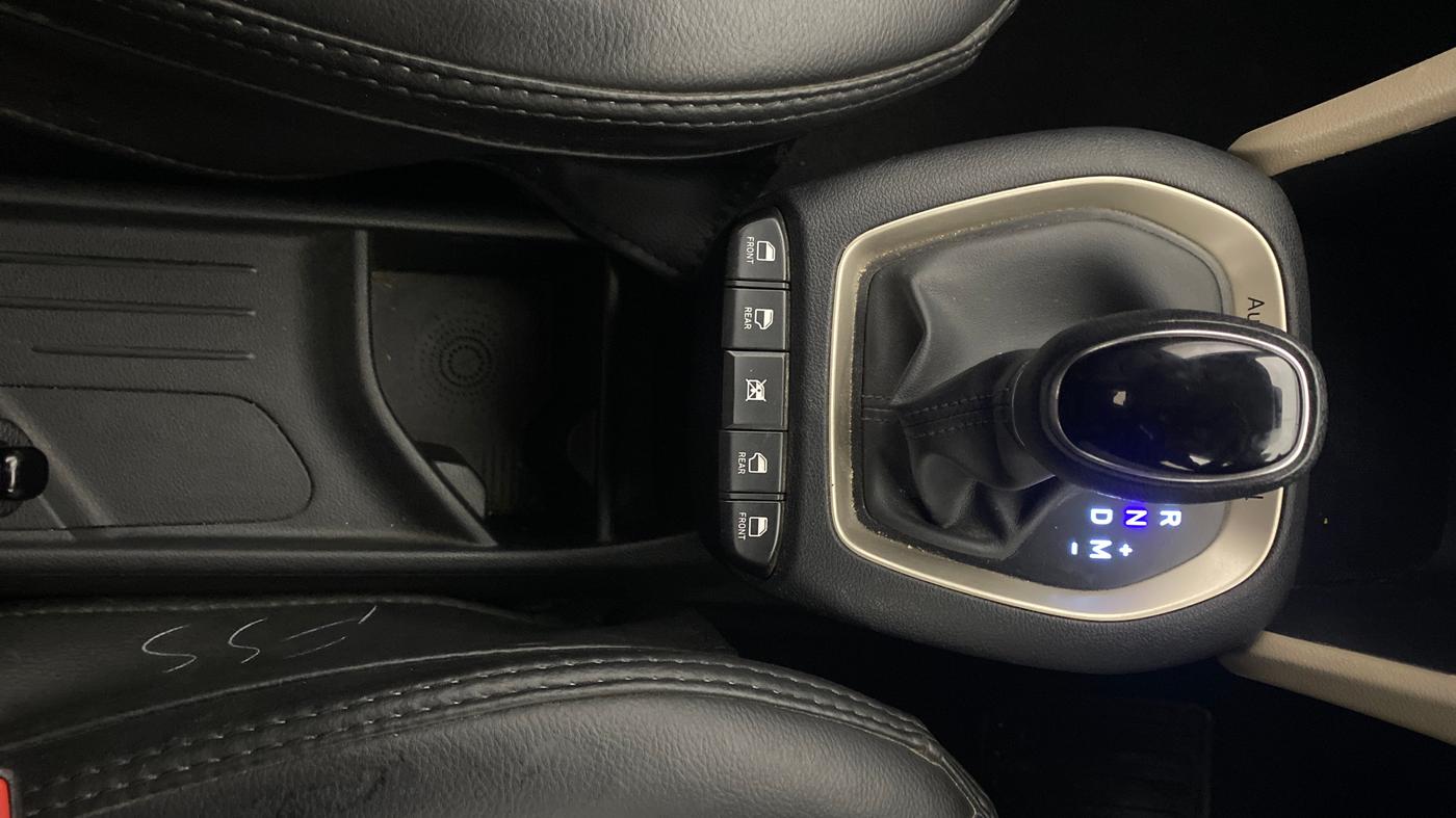 2018 Hyundai NEW SANTRO MAGNA AMT, Petrol, Automatic, 36,323 km, Gear Lever
