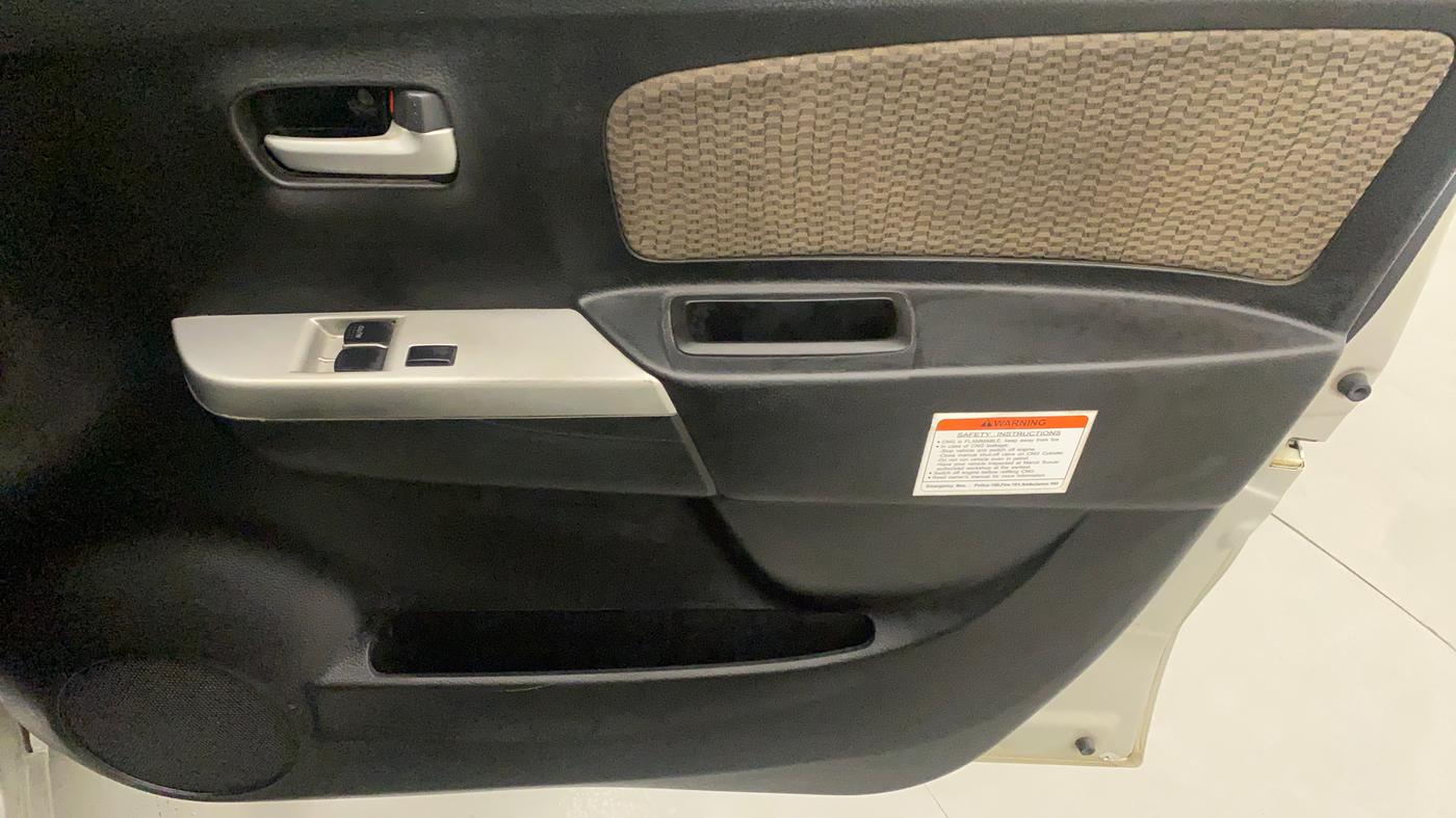 2014 Maruti Wagon R 1.0 LXI CNG, CNG, Manual, 94,053 km, Driver Side Door Panels Control