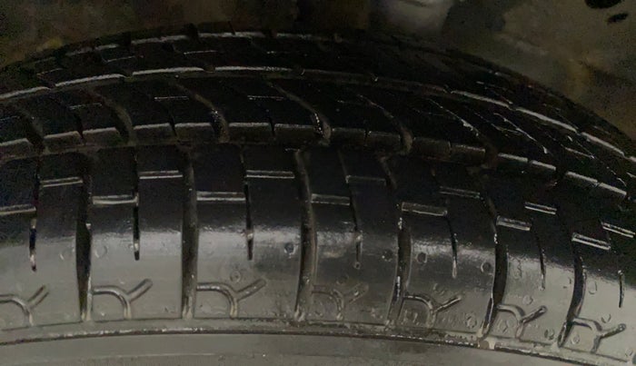 2014 Maruti Wagon R 1.0 LXI CNG, CNG, Manual, 94,053 km, Right Rear Tyre Tread
