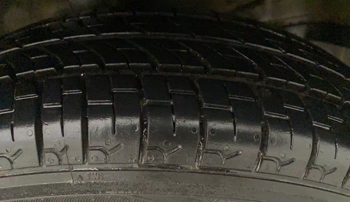 2014 Maruti Wagon R 1.0 LXI CNG, CNG, Manual, 94,053 km, Left Front Tyre Tread