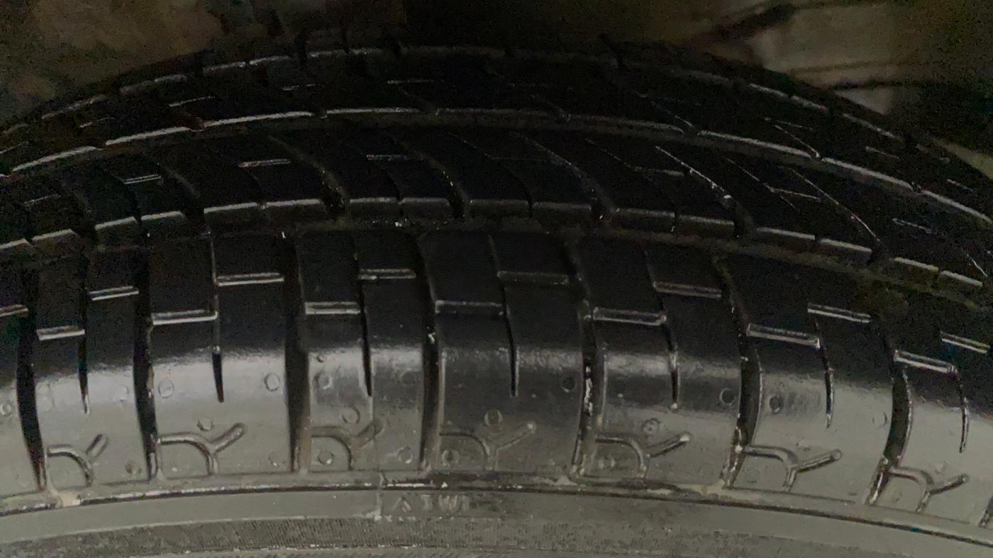 2014 Maruti Wagon R 1.0 LXI CNG, CNG, Manual, 94,053 km, Left Rear Tyre Tread