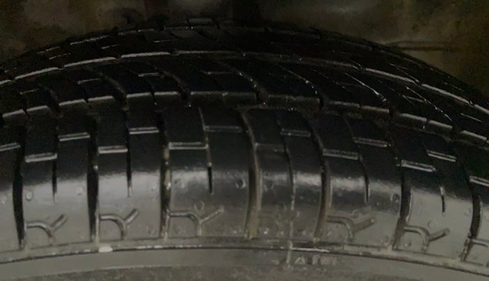 2014 Maruti Wagon R 1.0 LXI CNG, CNG, Manual, 94,053 km, Right Front Tyre Tread