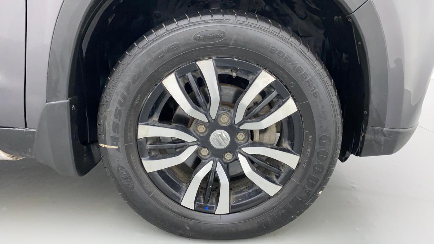 2019 Maruti Vitara Brezza VDI, Diesel, Manual, 24,670 km, Right Front Wheel