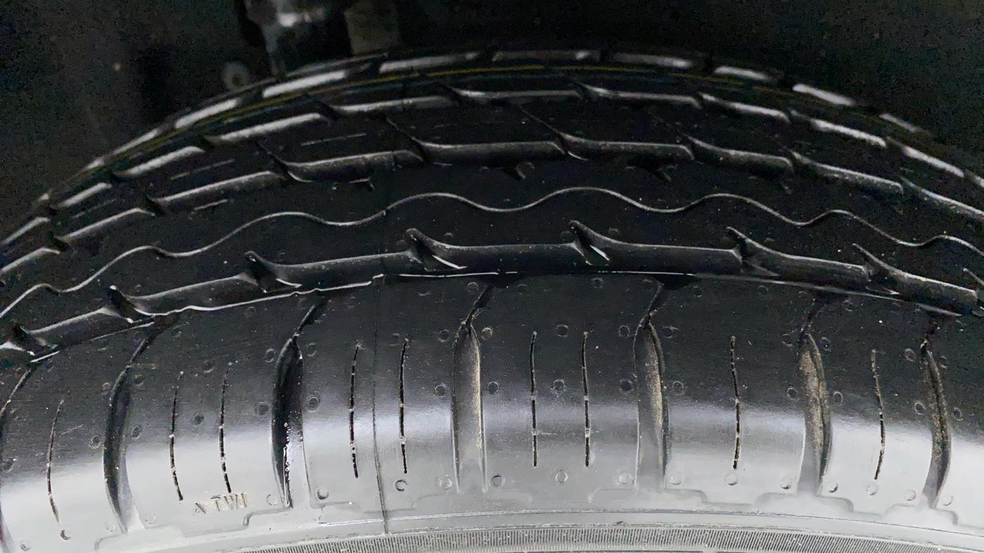2019 Maruti Vitara Brezza VDI, Diesel, Manual, 24,670 km, Right Rear Tyre Tread