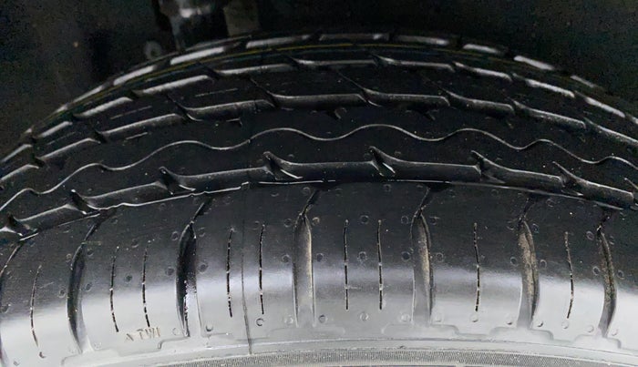 2019 Maruti Vitara Brezza VDI, Diesel, Manual, 24,670 km, Right Rear Tyre Tread