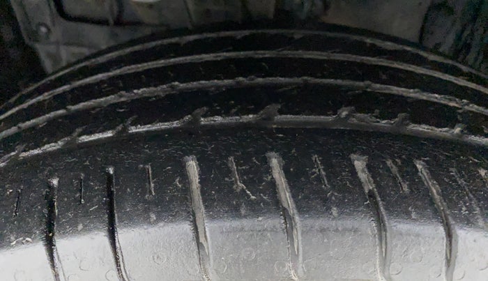 2019 Maruti Vitara Brezza VDI, Diesel, Manual, 24,670 km, Left Front Tyre Tread