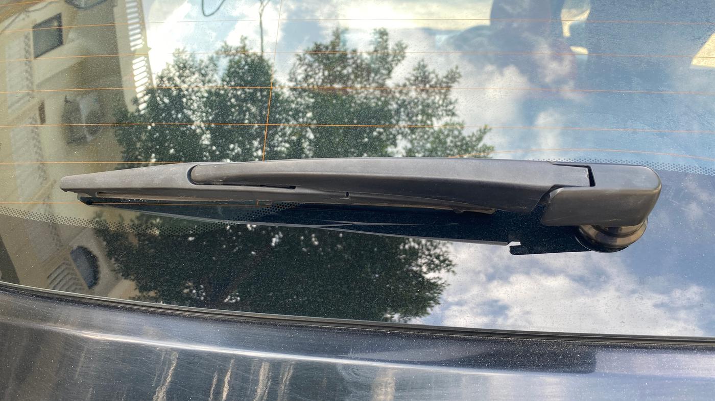 2023 Tata Harrier XZA + O 2.0L RED DARK EDITION 5 STR, Diesel, Automatic, 14,786 km, Rear Wiper