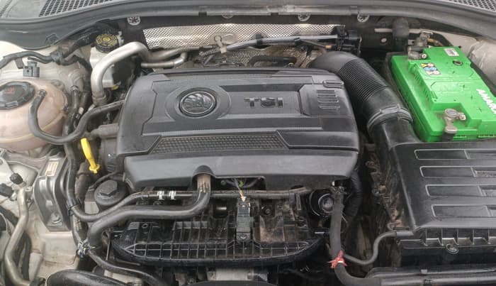 2017 Skoda Superb L&K 1.8 TSI AT, Petrol, Automatic, 80,121 km, Engine View