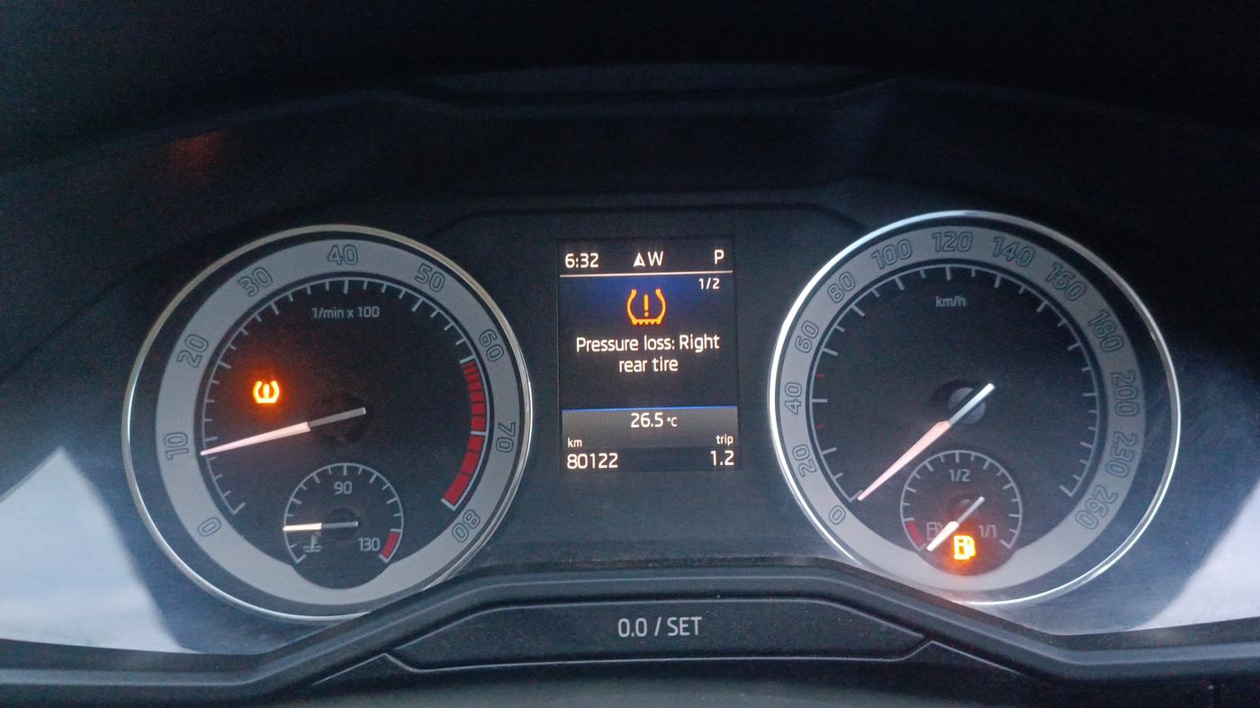 2017 Skoda Superb L&K 1.8 TSI AT, Petrol, Automatic, 80,121 km, Odometer Image