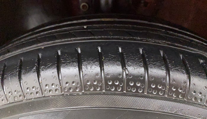 2012 Volkswagen Polo COMFORTLINE 1.2L PETROL, Petrol, Manual, 76,949 km, Left Front Tyre Tread