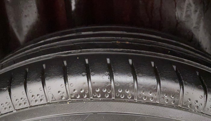 2012 Volkswagen Polo COMFORTLINE 1.2L PETROL, Petrol, Manual, 76,949 km, Right Rear Tyre Tread