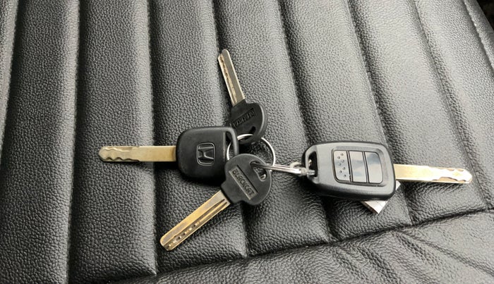 2015 Honda Jazz 1.2L I-VTEC V, Petrol, Manual, 74,435 km, Key Close Up