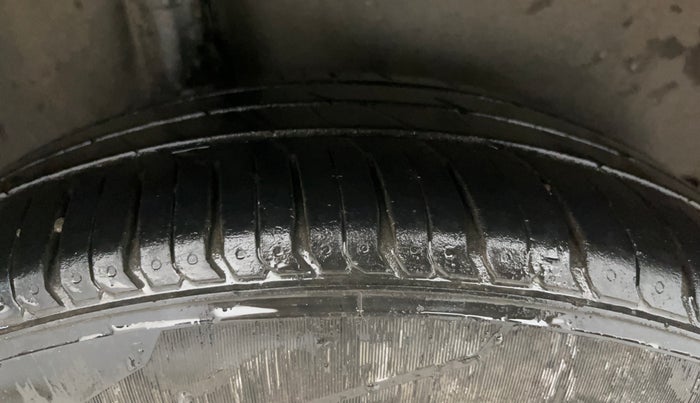 2015 Honda Jazz 1.2L I-VTEC V, Petrol, Manual, 74,435 km, Right Rear Tyre Tread