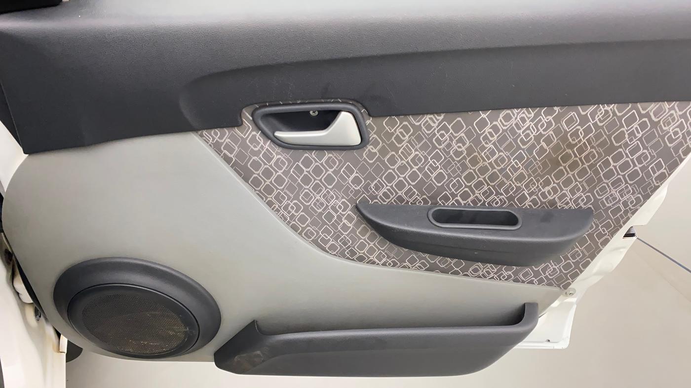 2017 Maruti Alto 800 VXI, Petrol, Manual, 41,837 km, Driver Side Door Panels Control