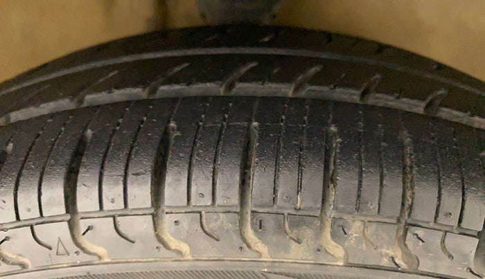 2017 Maruti Alto 800 VXI, Petrol, Manual, 41,837 km, Right Front Tyre Tread