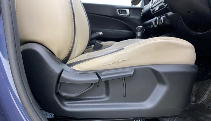 2020 Hyundai VENUE SX PLUS 1.0 TURBO DCT, Petrol, Automatic, 51,905 km, Driver Side Adjustment Panel