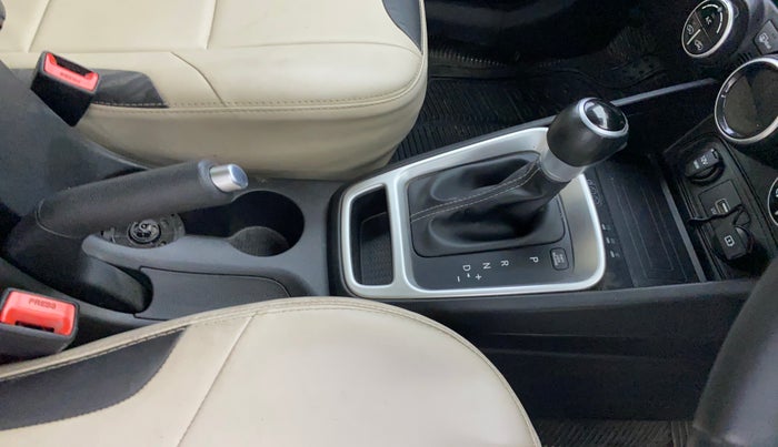 2020 Hyundai VENUE SX PLUS 1.0 TURBO DCT, Petrol, Automatic, 51,905 km, Gear Lever