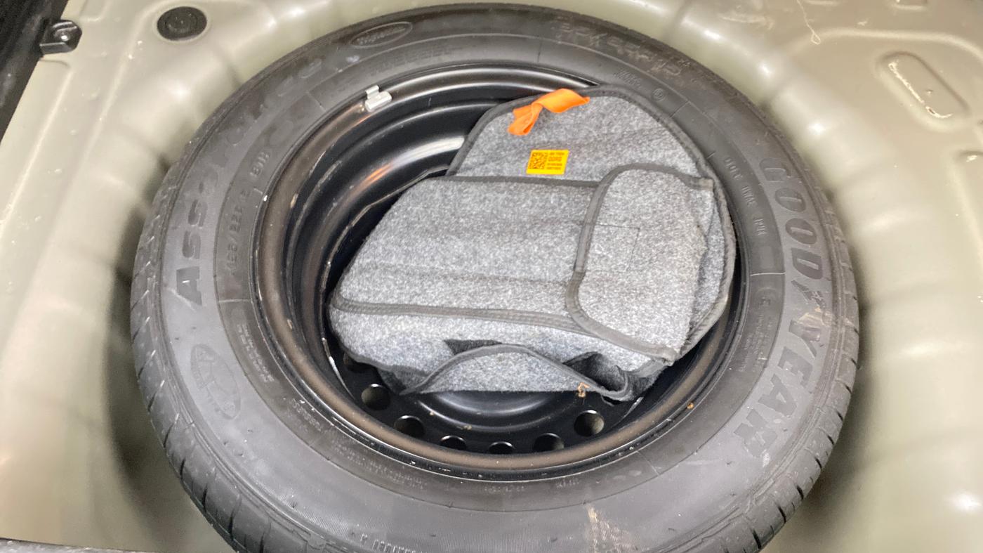 2024 Hyundai VENUE SX 1.2 PETROL, Petrol, Manual, 38,375 km, Spare Tyre