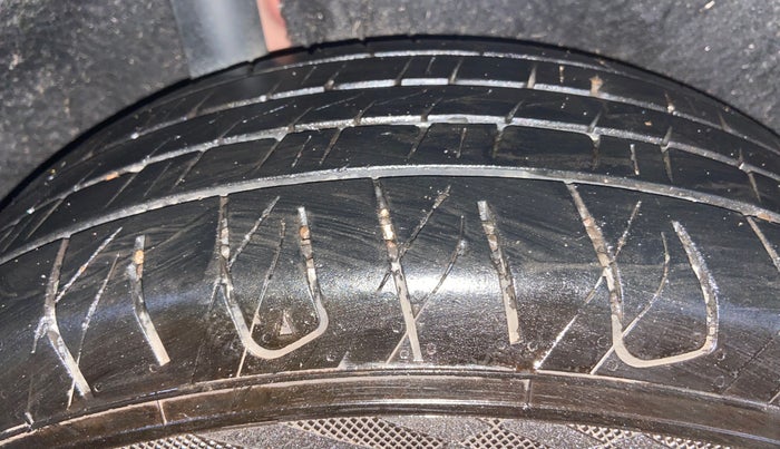 2019 Maruti Vitara Brezza ZDI PLUS, Diesel, Manual, 1,22,521 km, Right Rear Tyre Tread