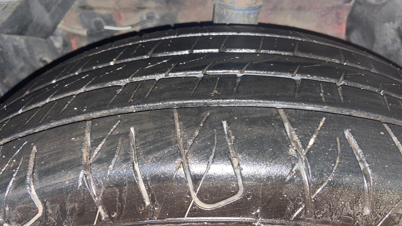 2019 Maruti Vitara Brezza ZDI PLUS, Diesel, Manual, 1,22,521 km, Left Front Tyre Tread