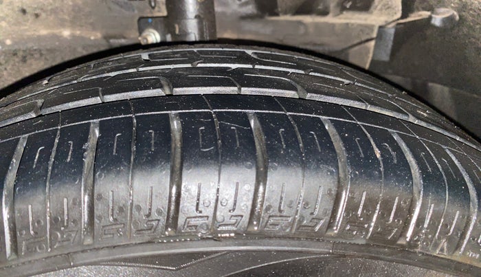 2015 Maruti Ciaz ZDI+ SHVS, Diesel, Manual, 71,836 km, Right Front Tyre Tread