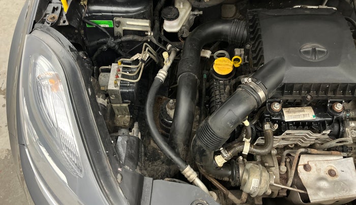 2018 Tata NEXON XZA PLUS PETROL, Petrol, Automatic, 29,932 km, Engine View - Right