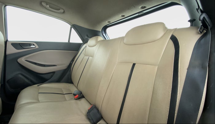 2018 Hyundai Elite i20 Magna Executive 1.2, Petrol, Manual, 39,318 km, Right Side Rear Door Cabin