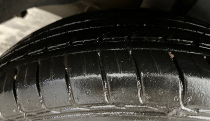 2016 Hyundai Creta SX PLUS 1.6 PETROL, Petrol, Manual, 54,135 km, Right Rear Tyre Tread