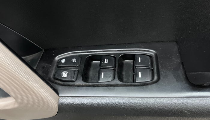 2016 Hyundai Creta SX PLUS 1.6 PETROL, Petrol, Manual, 54,135 km, Driver Side Door Panels Control