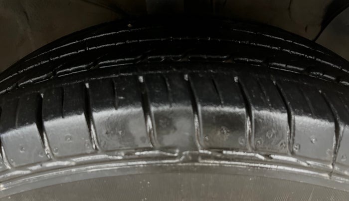 2016 Hyundai Creta SX PLUS 1.6 PETROL, Petrol, Manual, 54,135 km, Right Front Tyre Tread