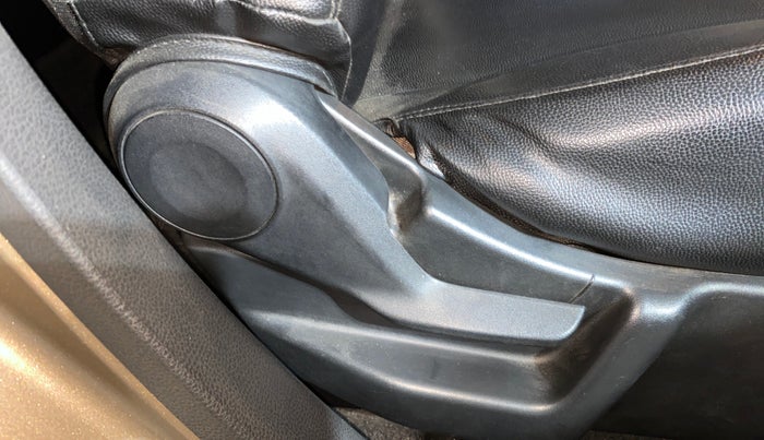 2020 Maruti New Wagon-R VXI 1.2, Petrol, Manual, 51,291 km, Driver Side Adjustment Panel