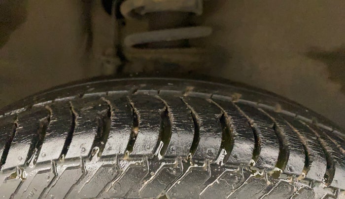 2016 Maruti Alto K10 VXI AMT, Petrol, Automatic, 98,169 km, Right Front Tyre Tread