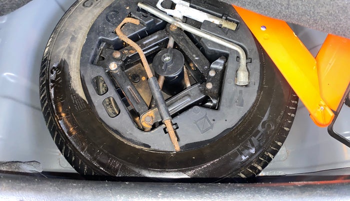 2016 Mahindra Kuv100 K6 PLUS 5 STR, Petrol, Manual, 54,087 km, Spare Tyre