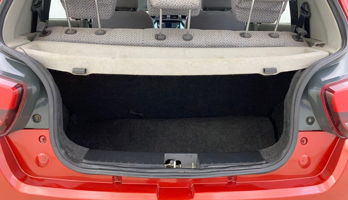 2016 Mahindra Kuv100 K6 PLUS 5 STR, Petrol, Manual, 54,087 km, Boot Inside