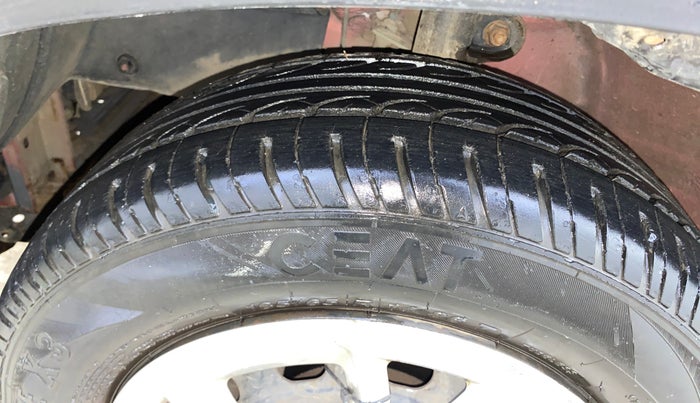 2016 Mahindra Kuv100 K6 PLUS 5 STR, Petrol, Manual, 54,087 km, Left Front Tyre Tread