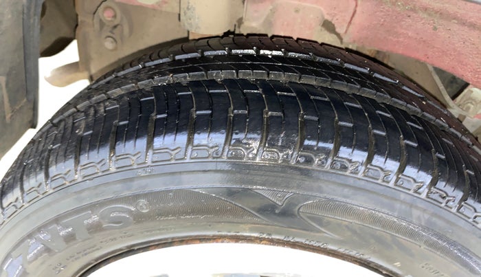 2016 Mahindra Kuv100 K6 PLUS 5 STR, Petrol, Manual, 54,087 km, Right Rear Tyre Tread