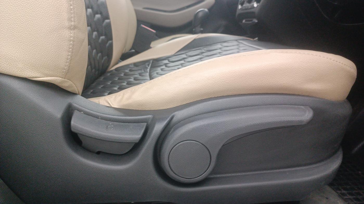 2020 Hyundai Elite i20 SPORTZ PLUS 1.2, Petrol, Manual, 25,812 km, Driver Side Adjustment Panel
