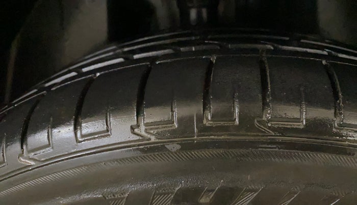 2019 Jeep Compass LIMITED PLUS PETROL AT, Petrol, Automatic, 55,911 km, Right Rear Tyre Tread