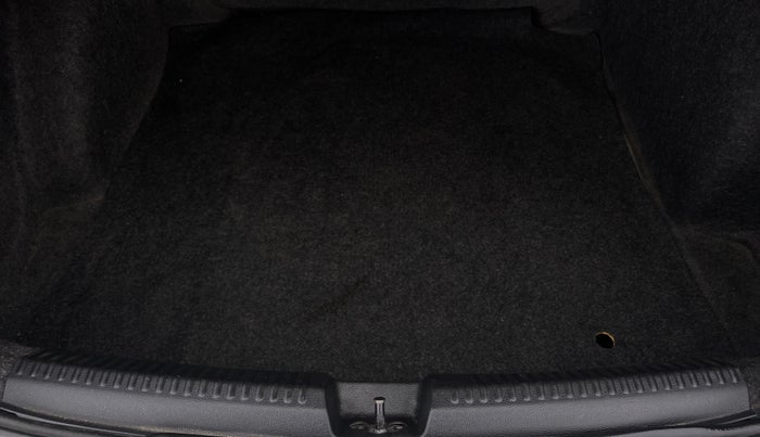 2012 Volkswagen Vento HIGHLINE DIESEL, Diesel, Manual, 54,121 km, Boot Inside