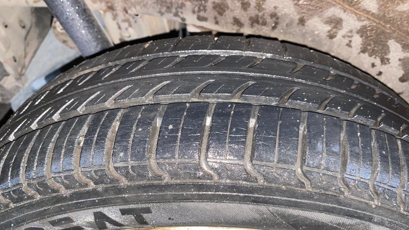 2013 Maruti Wagon R 1.0 LXI, Petrol, Manual, 35,260 km, Right Rear Tyre Tread
