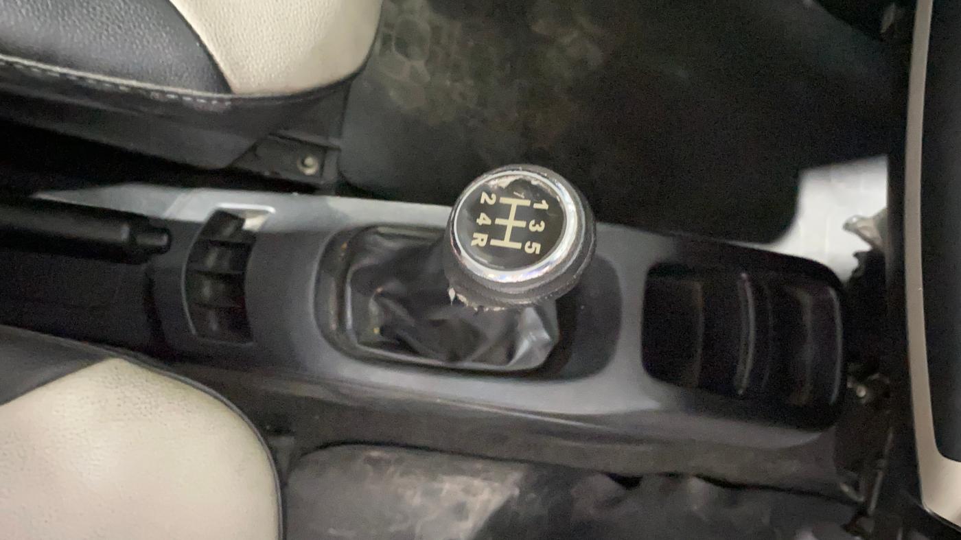2013 Maruti Wagon R 1.0 LXI, Petrol, Manual, 35,260 km, Gear Lever