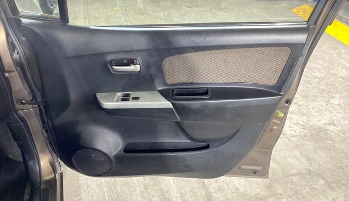 2013 Maruti Wagon R 1.0 LXI, Petrol, Manual, 35,260 km, Driver Side Door Panels Control