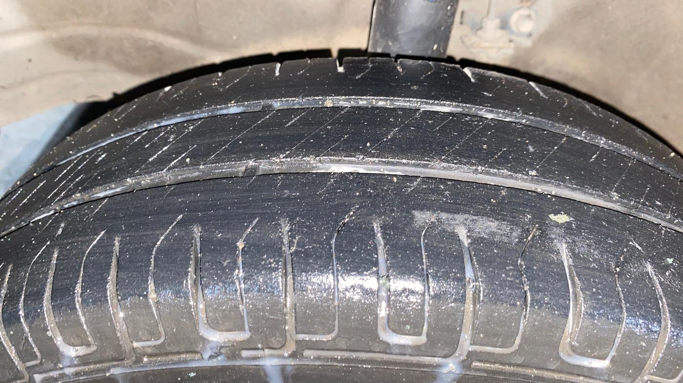 2013 Maruti Wagon R 1.0 LXI, Petrol, Manual, 35,260 km, Left Front Tyre Tread
