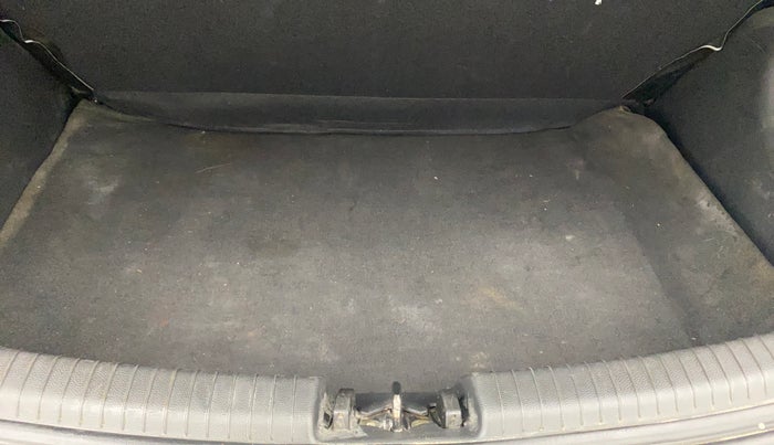 2016 Hyundai Grand i10 MAGNA 1.2 KAPPA VTVT, Petrol, Manual, 1,00,598 km, Boot Inside