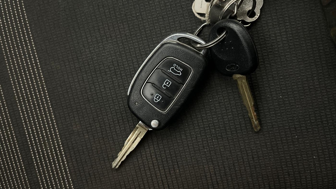 2021 Hyundai VENUE SX 1.0 TURBO, Petrol, Manual, 70,230 km, Key Close Up
