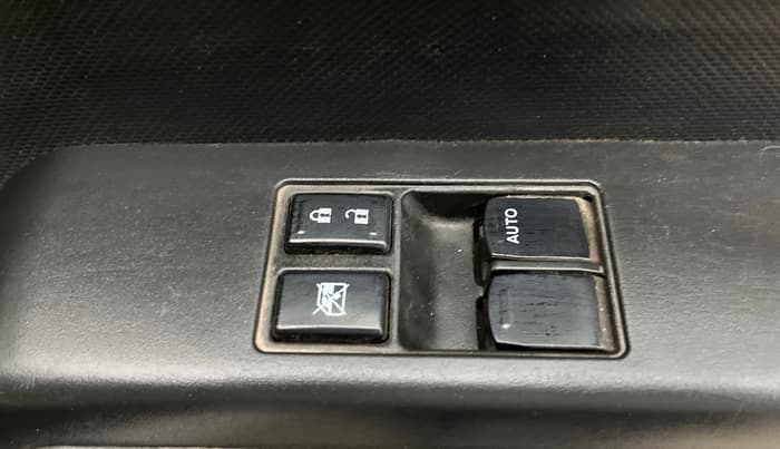 2020 Maruti New Wagon-R LXI CNG 1.0, CNG, Manual, 76,877 km, Driver Side Door Panels Control