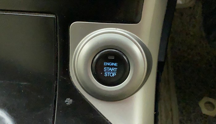 2018 Mahindra XUV500 W7, Diesel, Manual, 94,212 km, Keyless Start/ Stop Button
