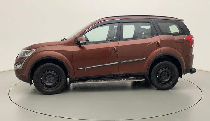 2018 Mahindra XUV500 W7, Diesel, Manual, 94,212 km, Left Side